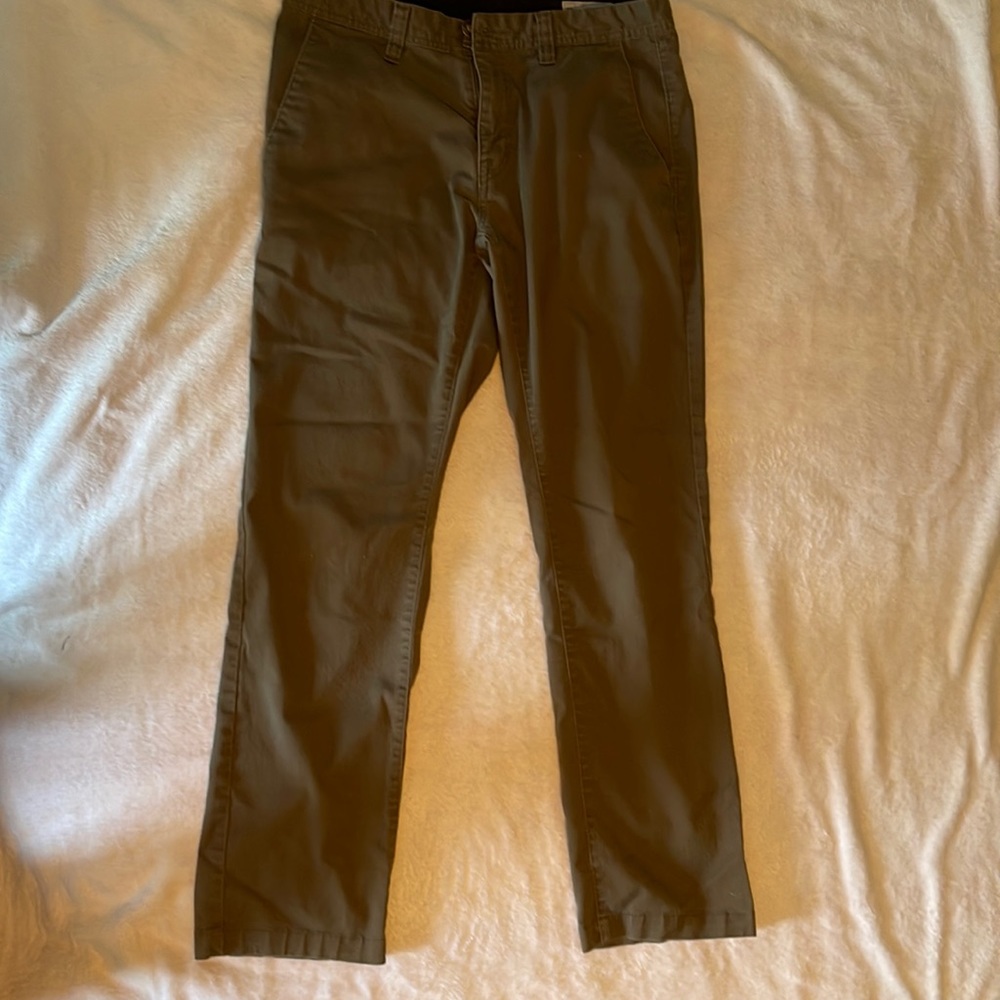 Volcom Men's Frickin Modern Fit Stretch Chino Pant 32in by 32in.